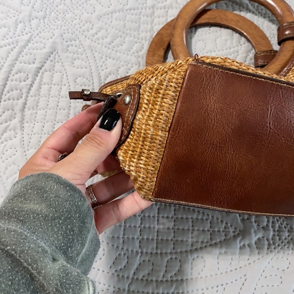 Fossil Rattan Purse - Picture 6 of 7